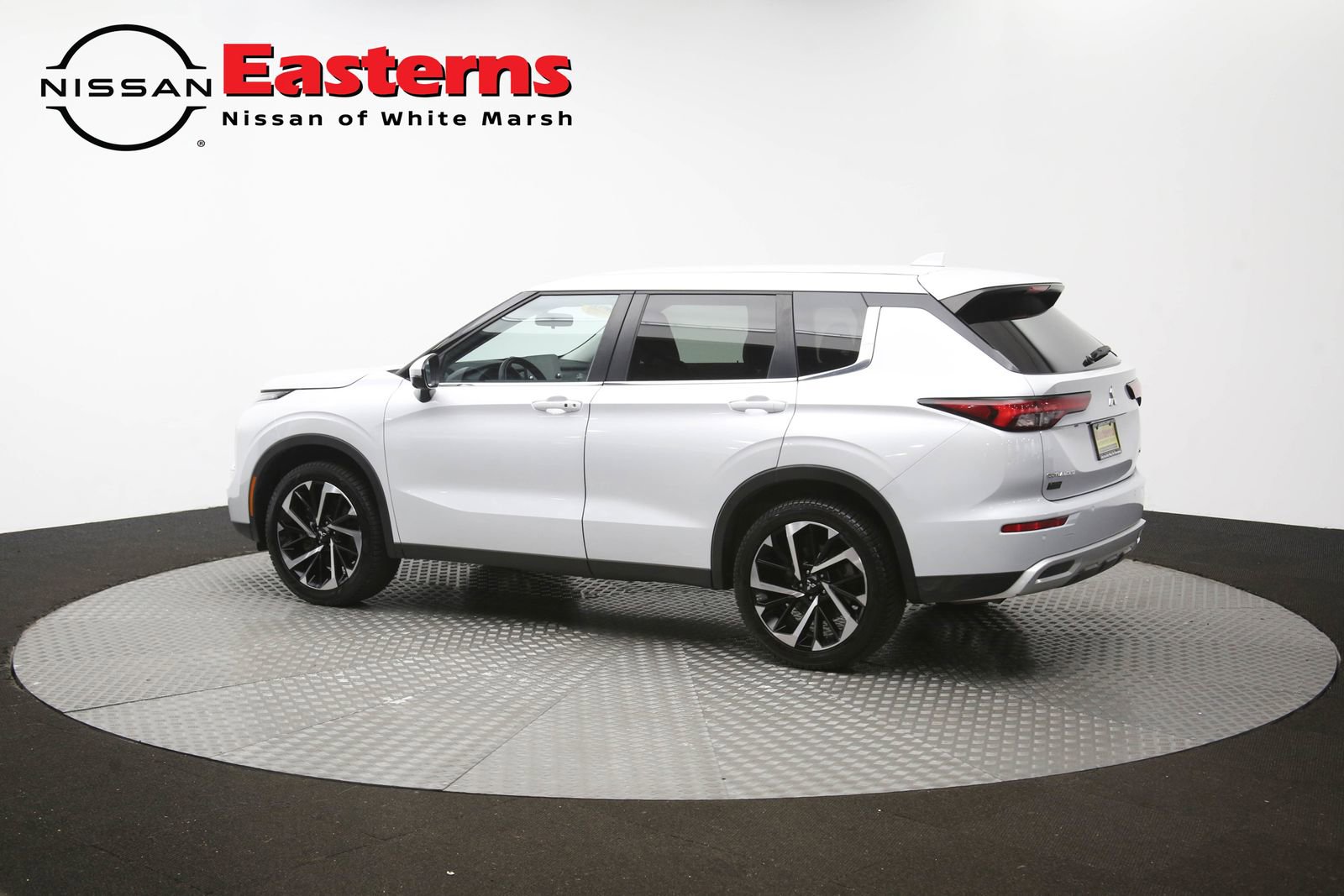 Used 2024 Mitsubishi Outlander AWD image 63