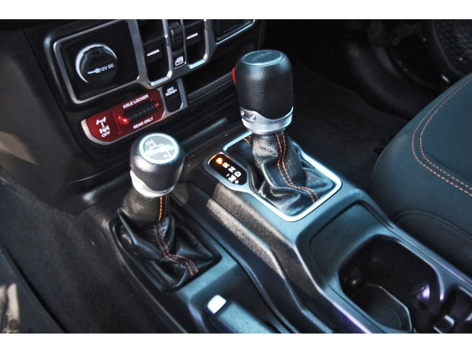 Used 2022 Jeep Gladiator Mojave w/ Cold Weather Group image 28