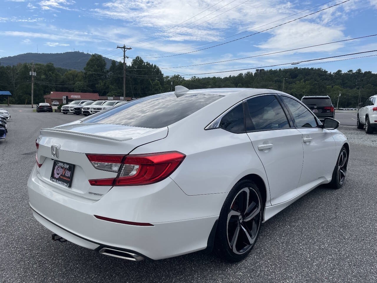 Used 2018 Honda Accord Sport image 8