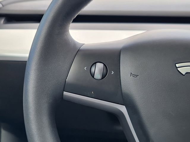 Used 2022 Tesla Model Y Performance image 27