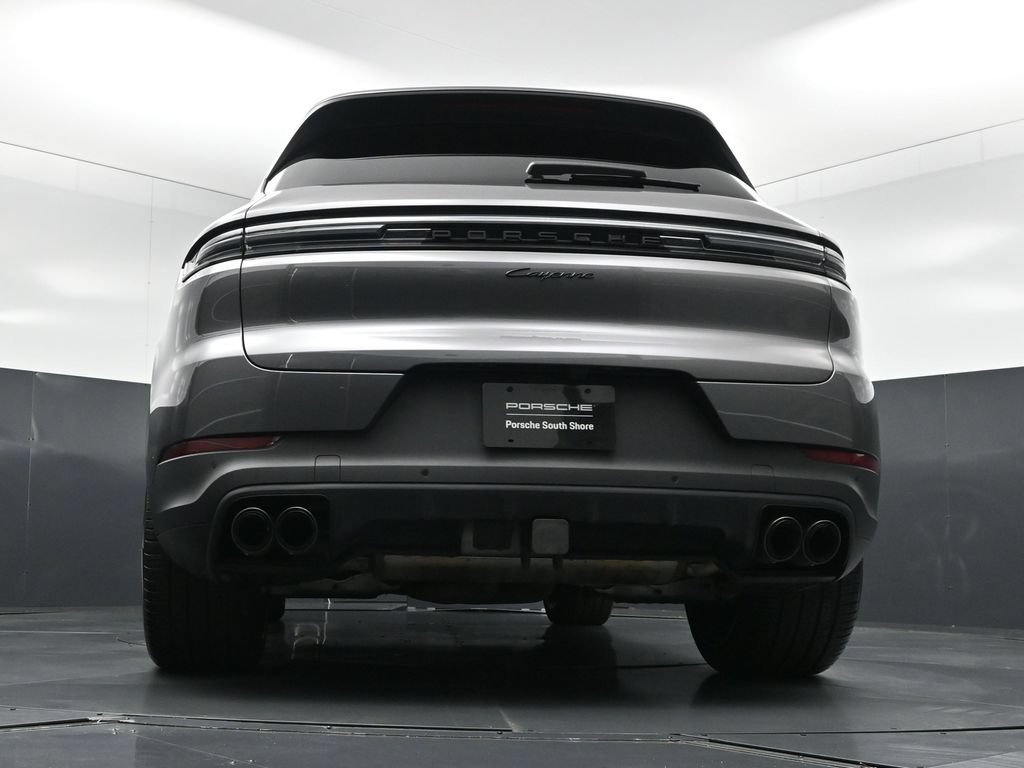 Certified 2025 Porsche Cayenne AWD/4WD image 26