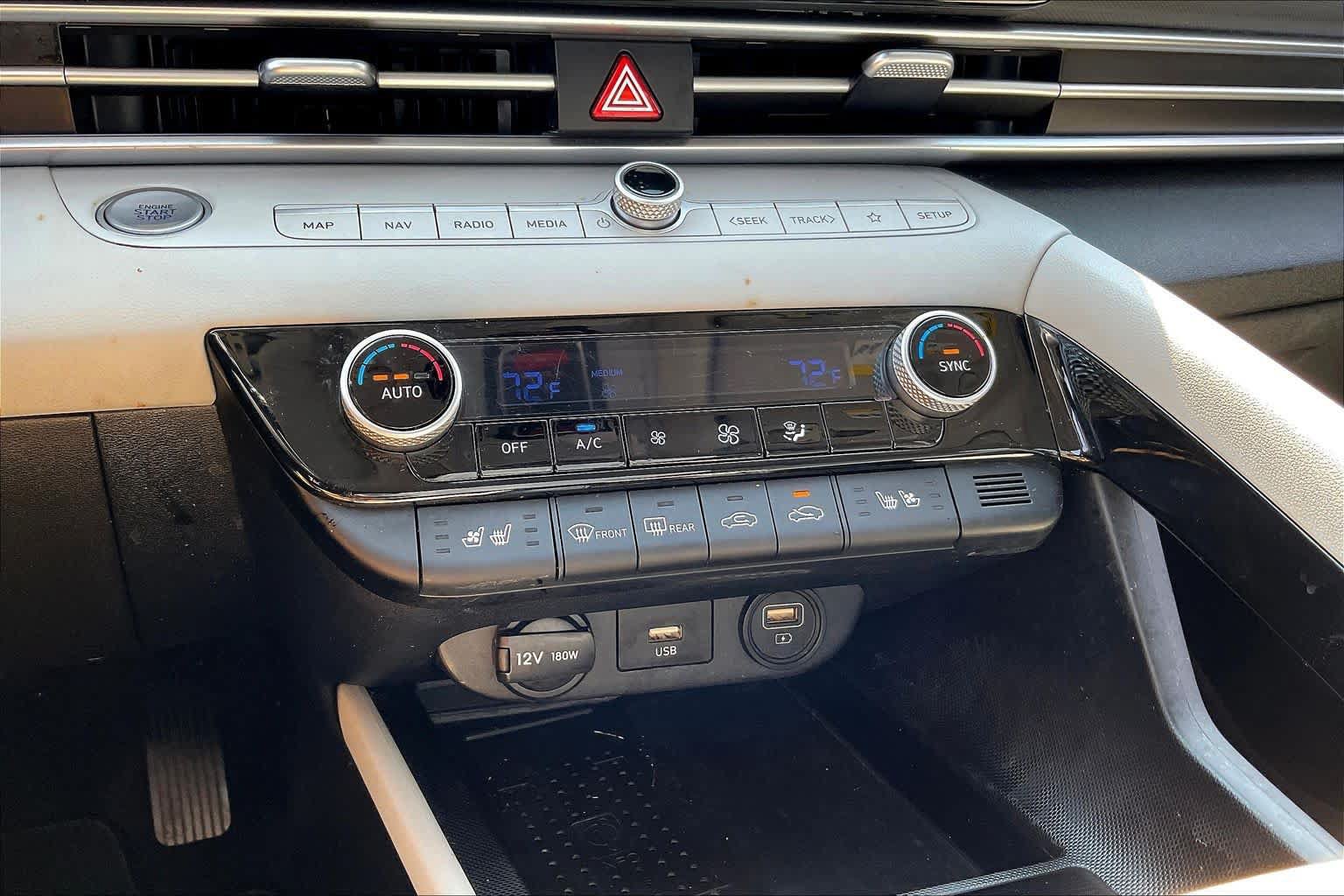 Used 2022 Hyundai Elantra Limited FWD image 34