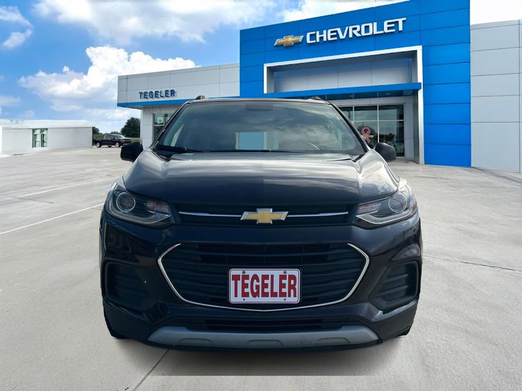 Used 2020 Chevrolet Trax LT w/ LT Convenience Package image 2