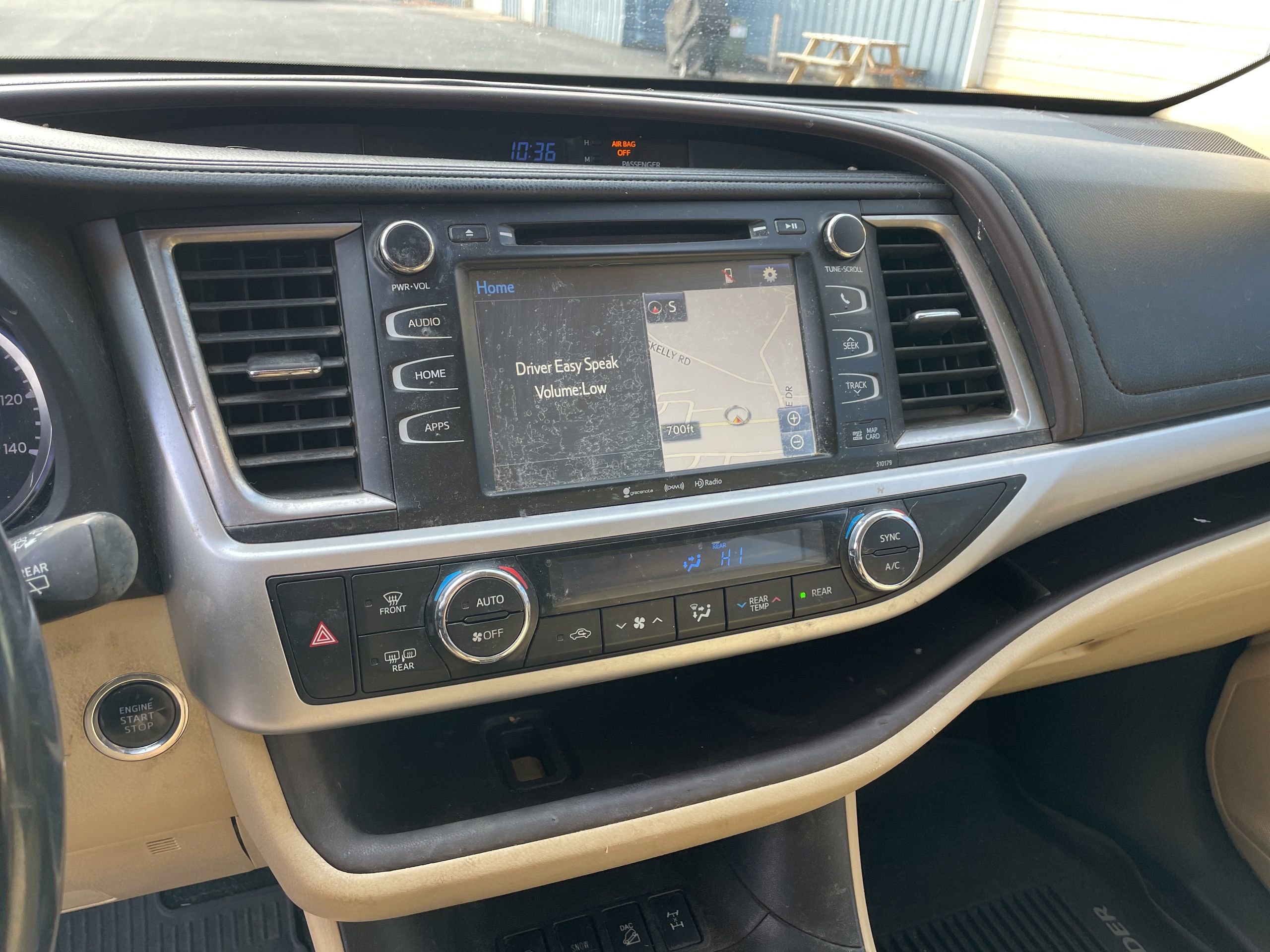 Used 2017 Toyota Highlander XLE image 12