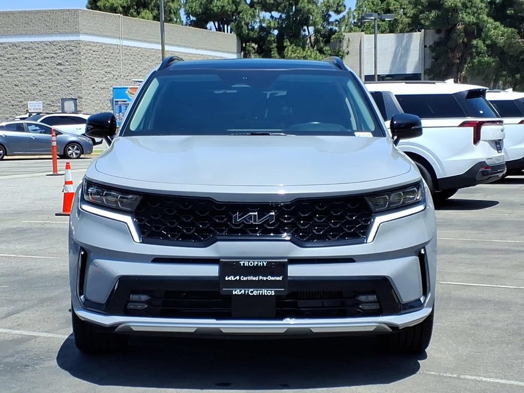 Certified 2023 Kia Sorento SX FWD image 2