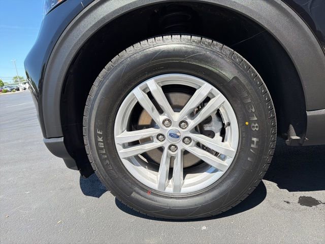 Used 2024 Ford Explorer XLT w/ Equipment Group 202A AWD/4WD image 10