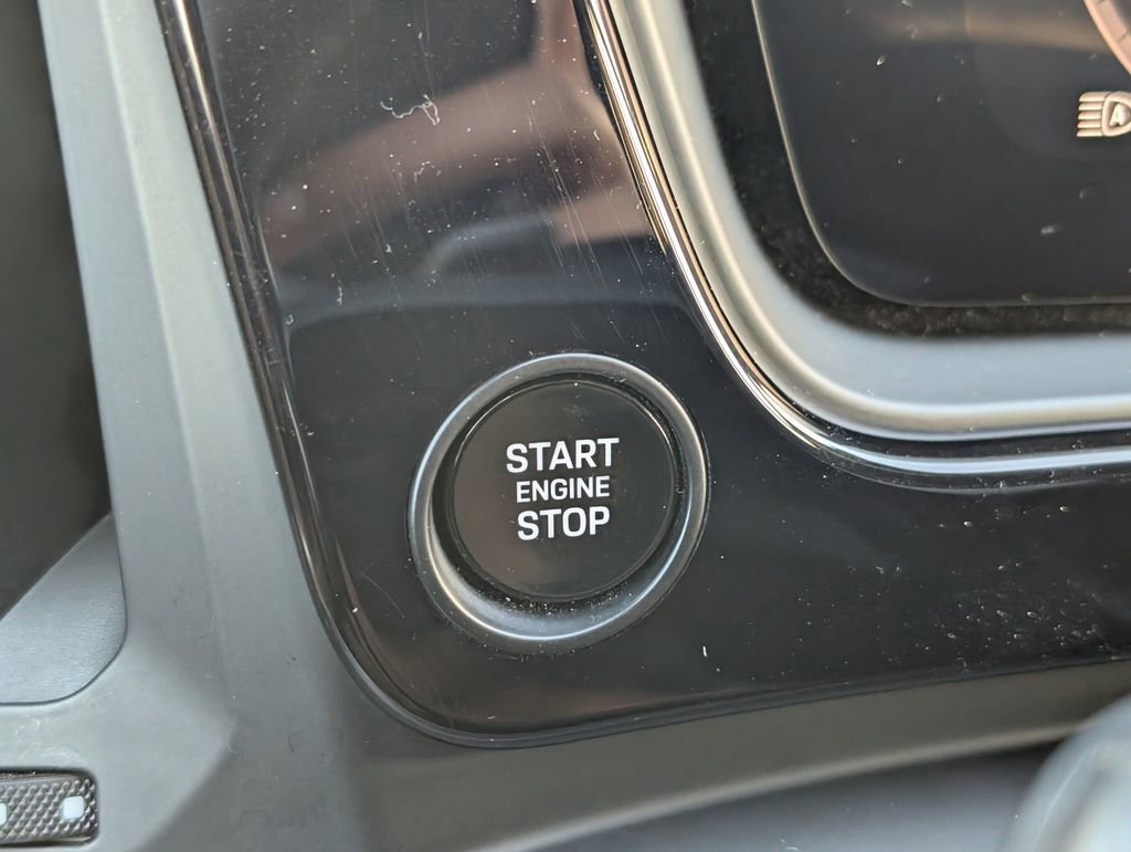 Used 2024 Porsche Cayenne image 19