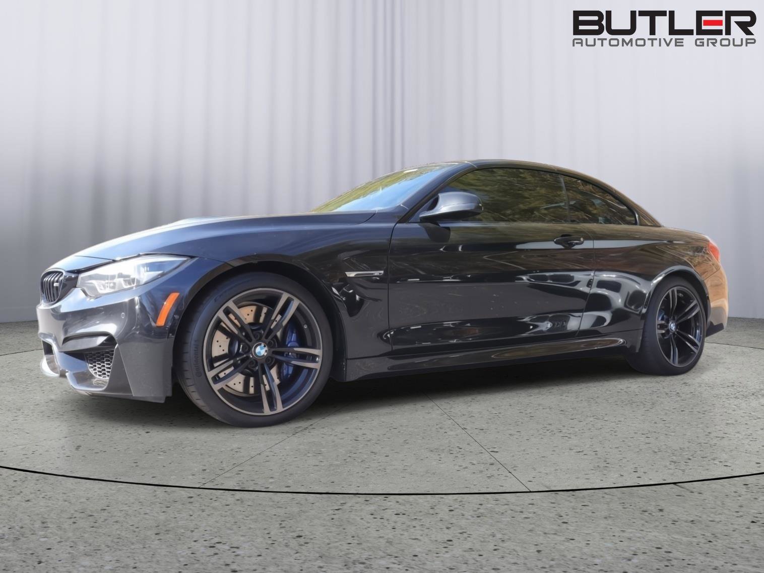 Used 2018 BMW M4 Convertible image 2