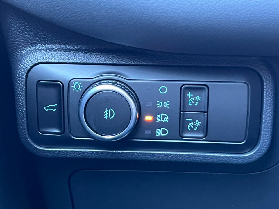 Used 2027 Ford Explorer Active AWD/4WD image 19