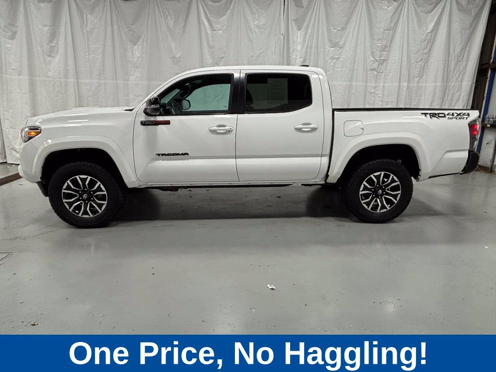 Used 2021 Toyota Tacoma TRD Sport w/ Technology Package AWD/4WD image 4