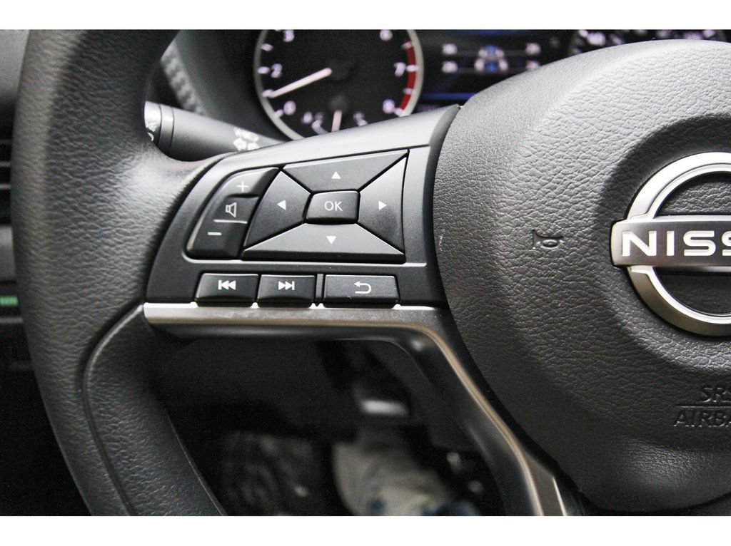 Used 2025 Nissan Sentra SV FWD image 17