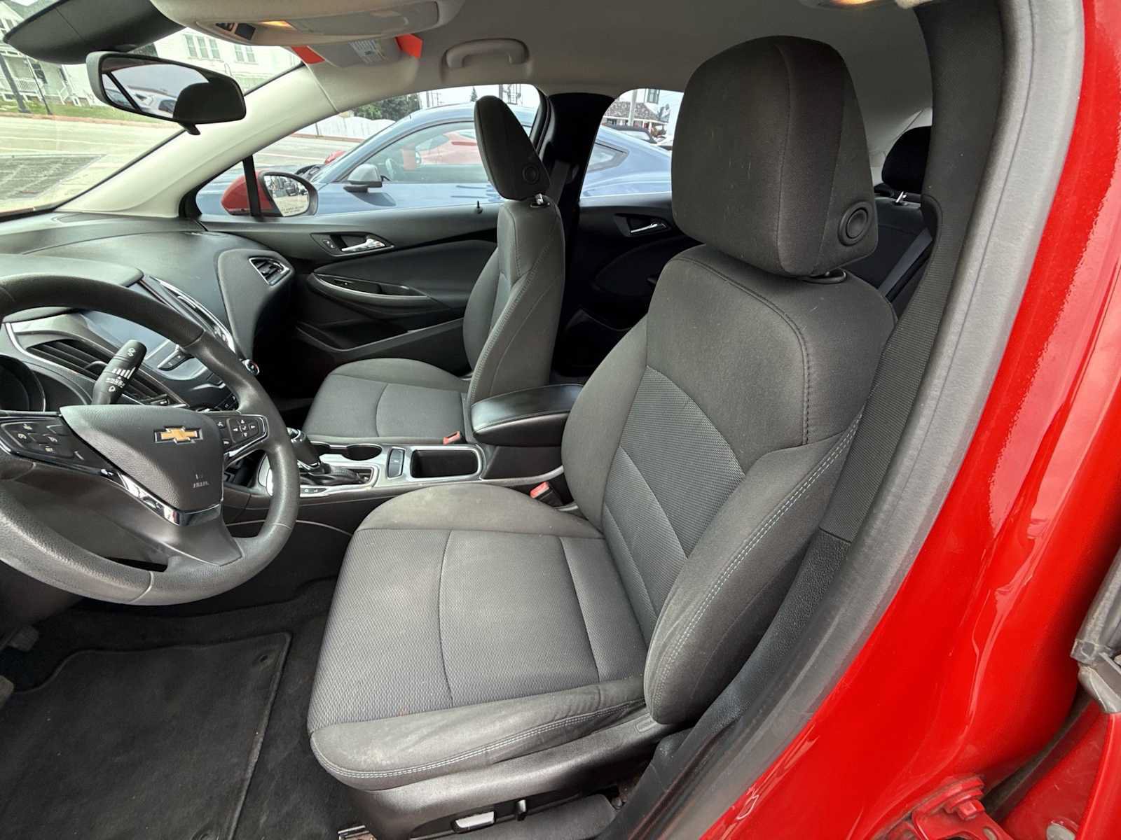 Used 2017 Chevrolet Cruze LT w/ Convenience Package FWD image 18