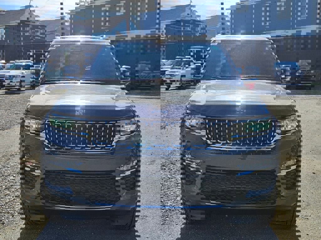 New 2025 Jeep Grand Cherokee Limited image 8