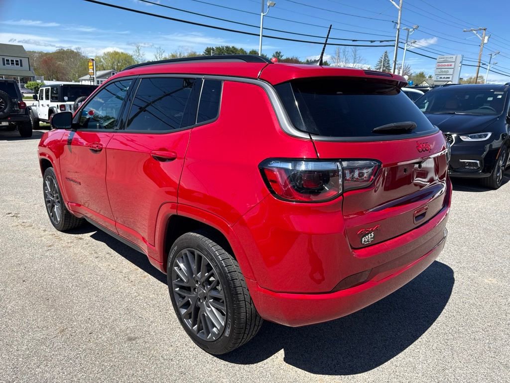 Certified 2022 Jeep Compass Limited AWD/4WD image 3