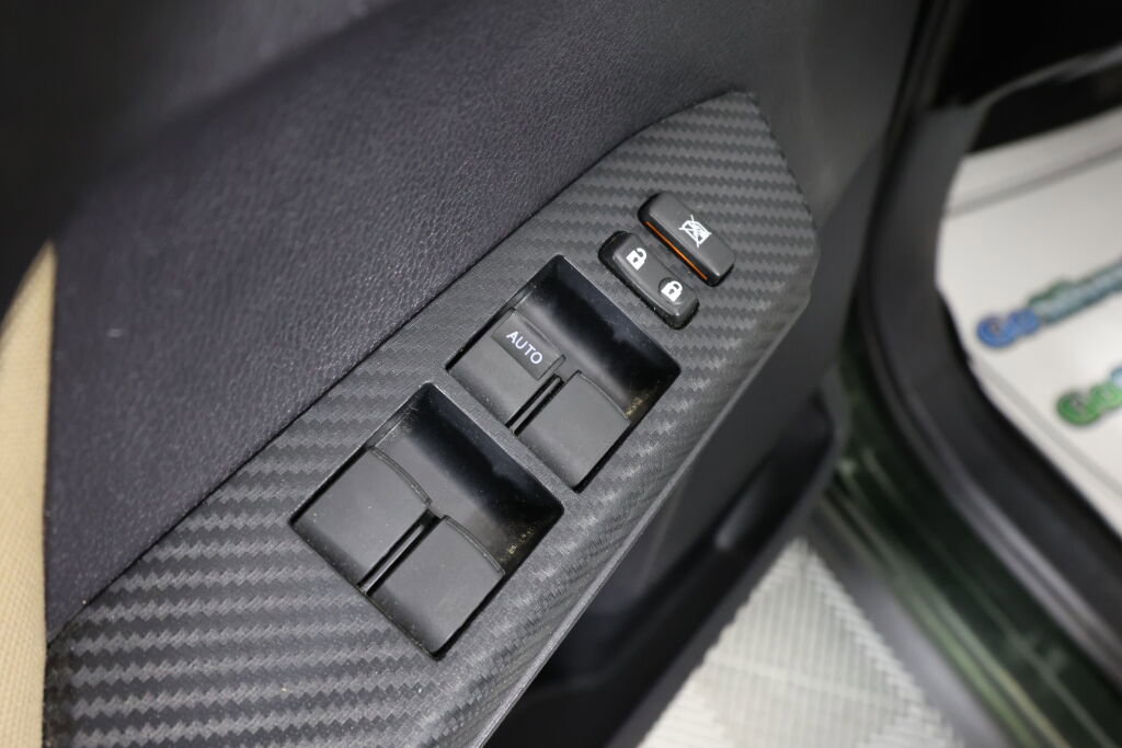 Used 2013 Toyota RAV4 XLE AWD/4WD image 31