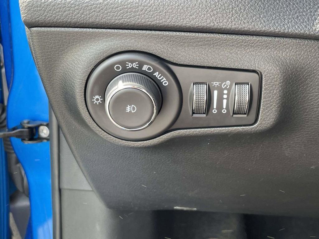 Used 2021 Jeep Compass Limited image 19