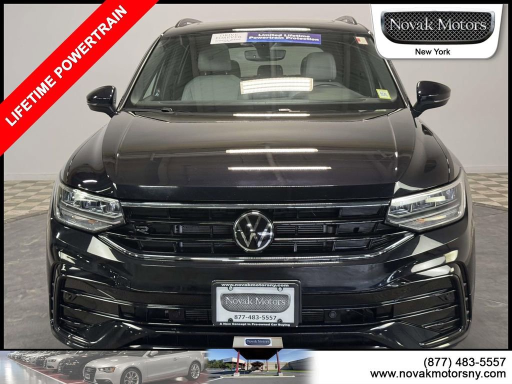 Used 2023 Volkswagen Tiguan SE R-Line AWD/4WD image 2
