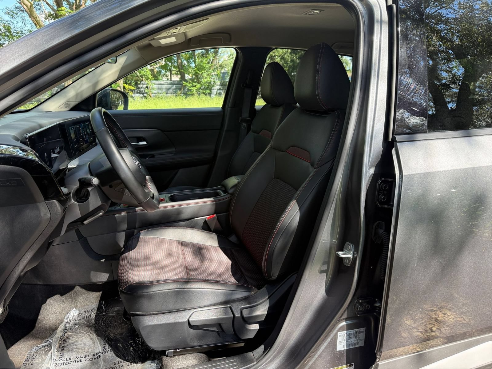 Used 2026 Nissan Kicks SR AWD/4WD image 32