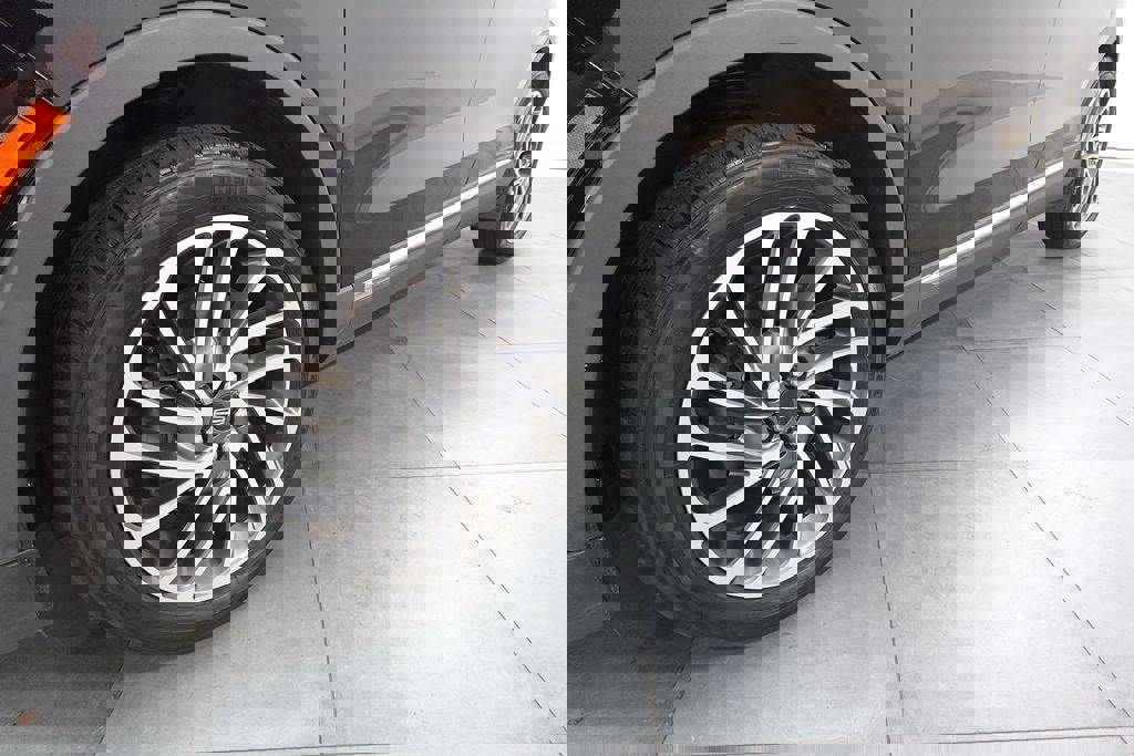 Used 2020 Lincoln Nautilus Reserve w/ Equipment Group 201A image 32