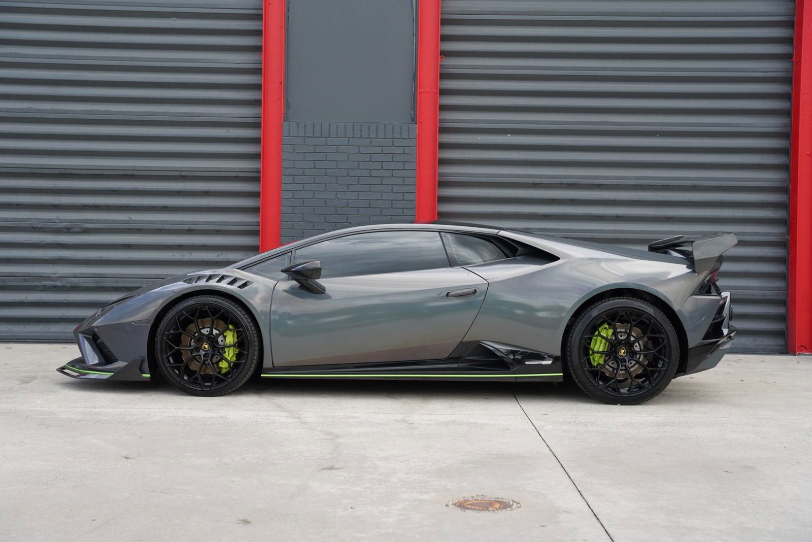 Used 2021 Lamborghini Huracan EVO image 14