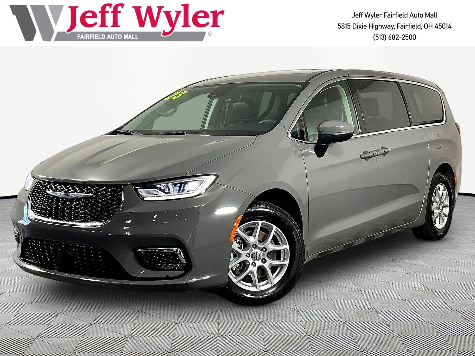 Used 2023 Chrysler Pacifica Touring-L