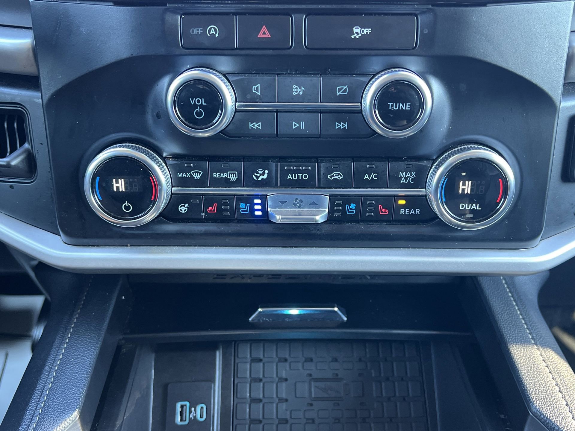 Certified 2024 Ford Expedition Max XLT image 9