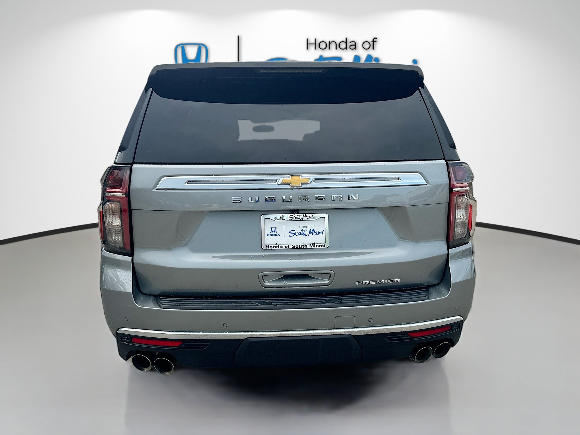 Used 2023 Chevrolet Suburban Premier RWD image 5