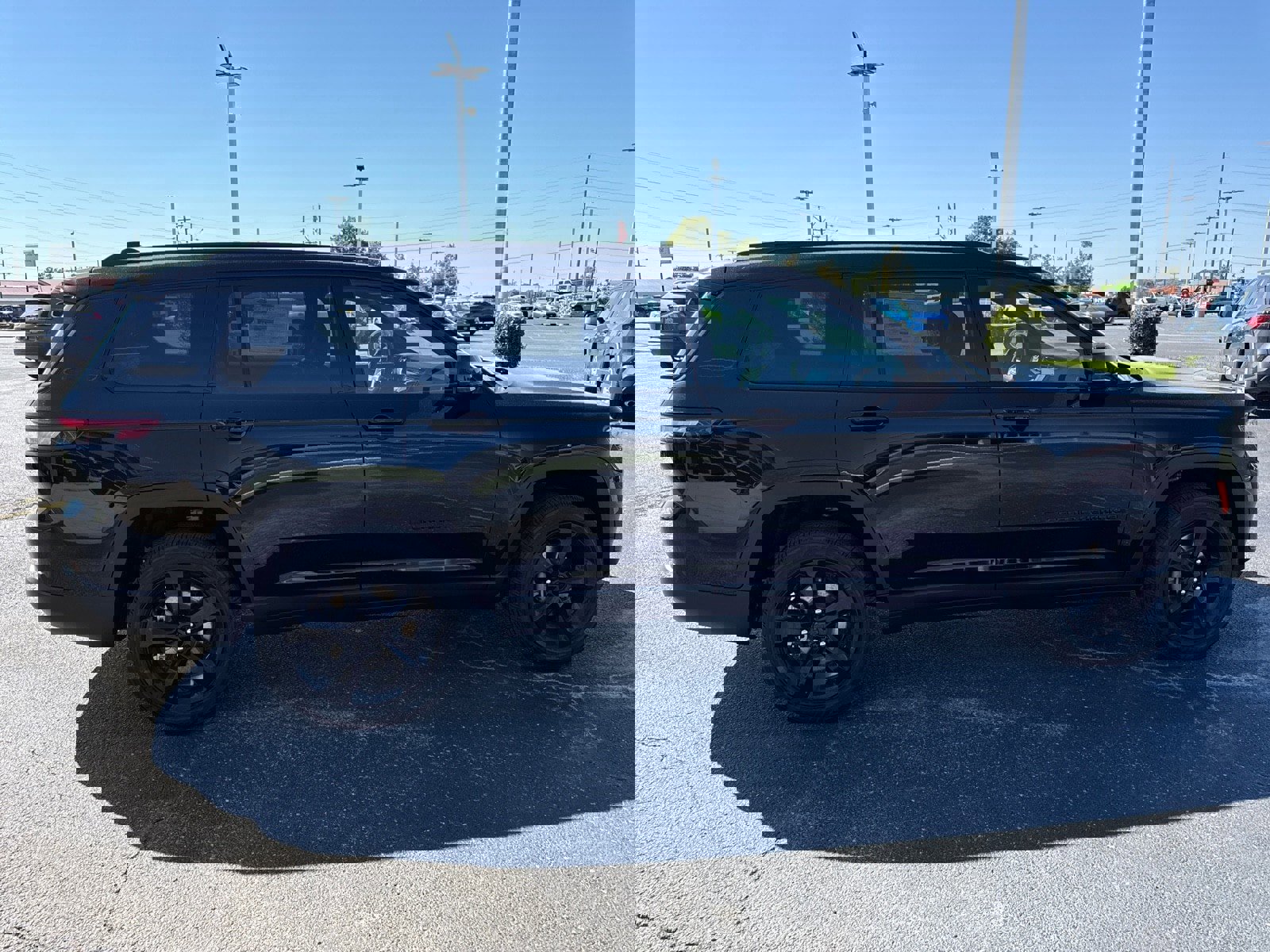 New 2025 Jeep Grand Cherokee L Laredo image 5