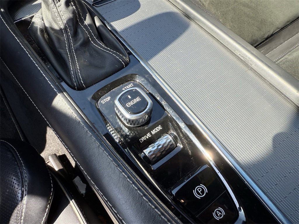 Used 2016 Volvo XC90 T6 R-Design w/ Convenience Package image 20