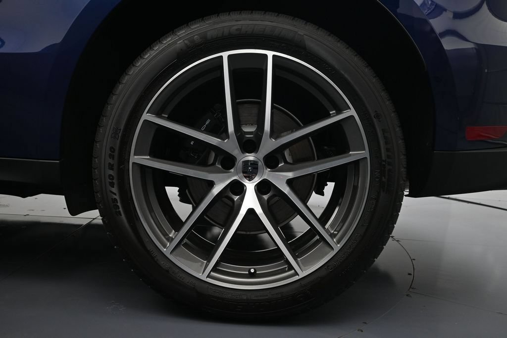 New 2026 Porsche Macan AWD/4WD image 26