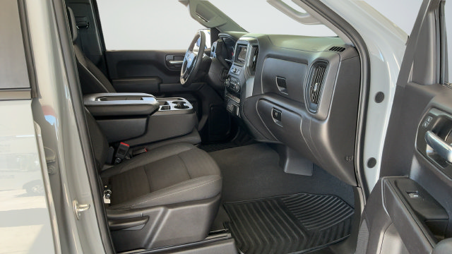 Used 2024 Chevrolet Silverado 1500 Custom w/ Turbomax Blackout Package AWD/4WD image 22