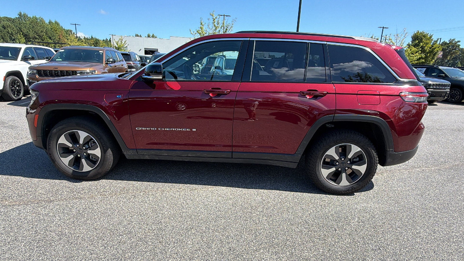 Used 2024 Jeep Grand Cherokee Limited 4xe AWD/4WD image 11