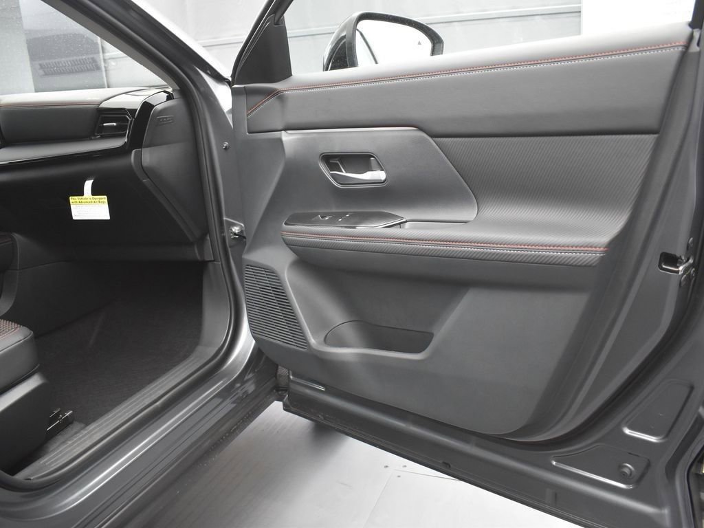 New 2026 Nissan Kicks SR w/ Cold Weather Package image 26