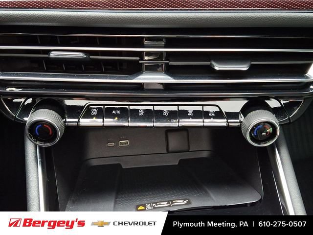 Certified 2026 Chevrolet Traverse Z71 w/ LPO, Floor Liner Package AWD/4WD image 20
