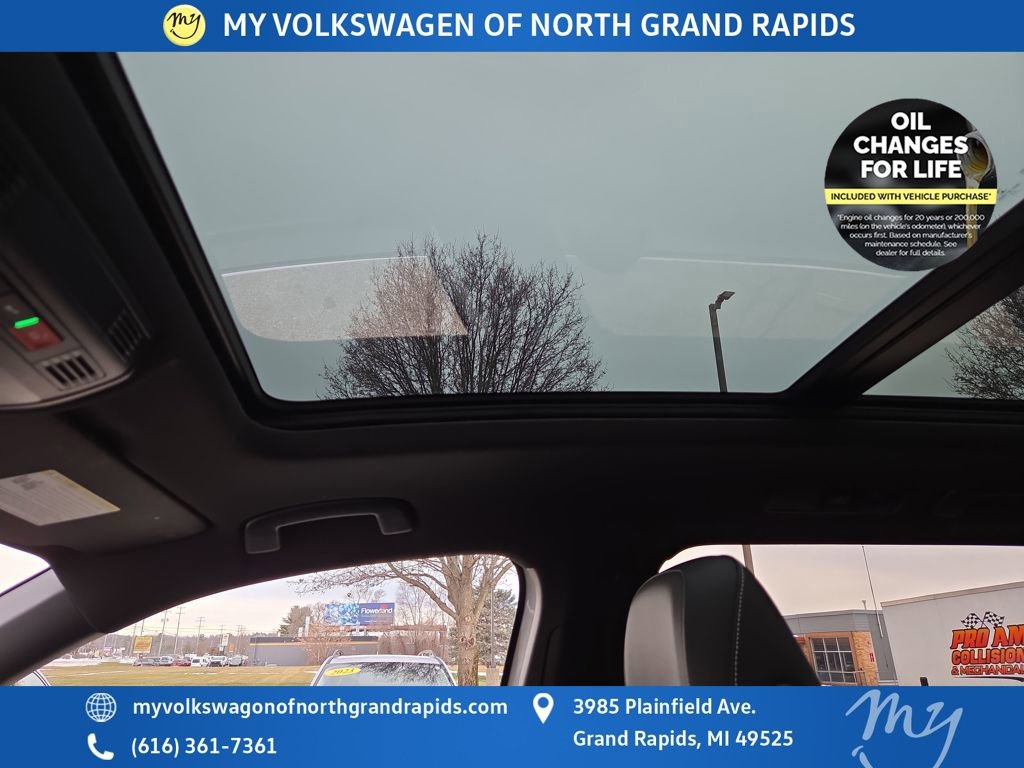 Used 2022 Volkswagen Tiguan SEL R-Line image 25