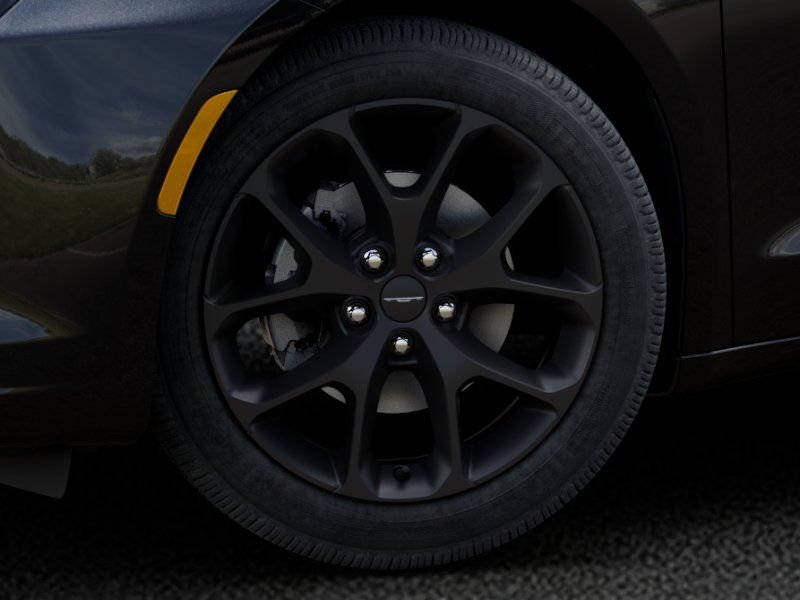New 2027 Chrysler Pacifica Limited FWD image 8