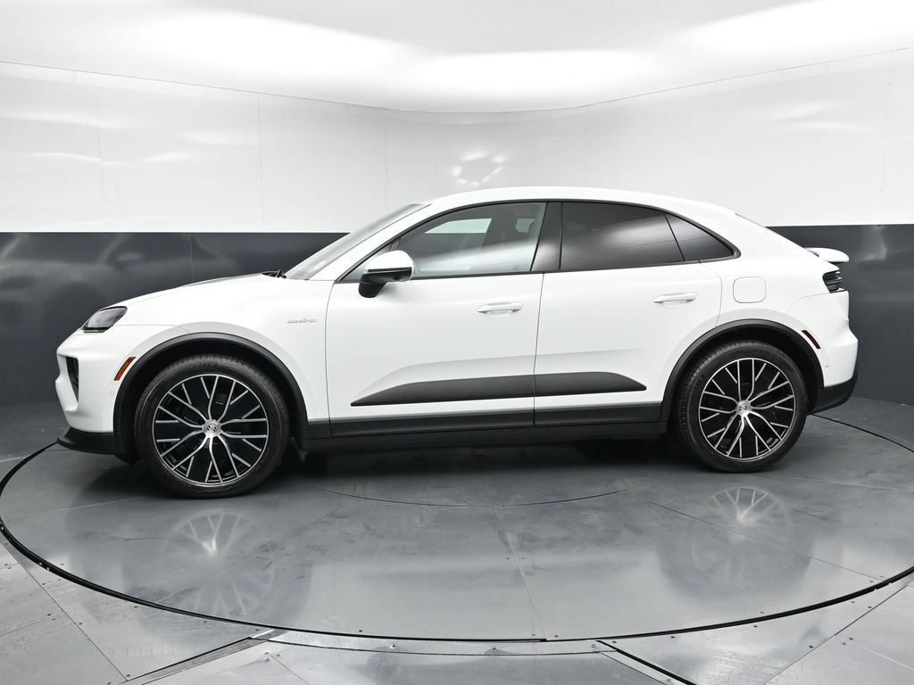 New 2026 Porsche Macan 4 Electric AWD/4WD image 2
