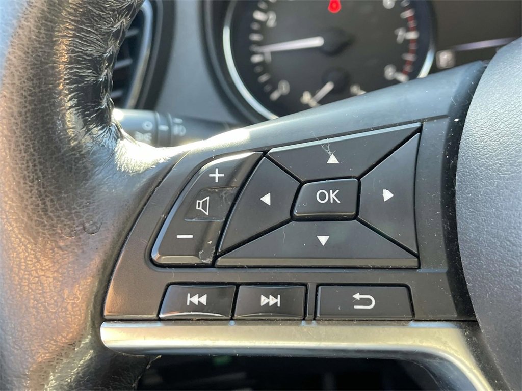 Used 2017 Nissan Rogue Sport SV w/ SV Premium Package image 26