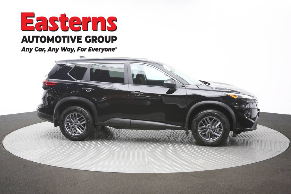 Used 2024 Nissan Rogue S AWD/4WD image 46
