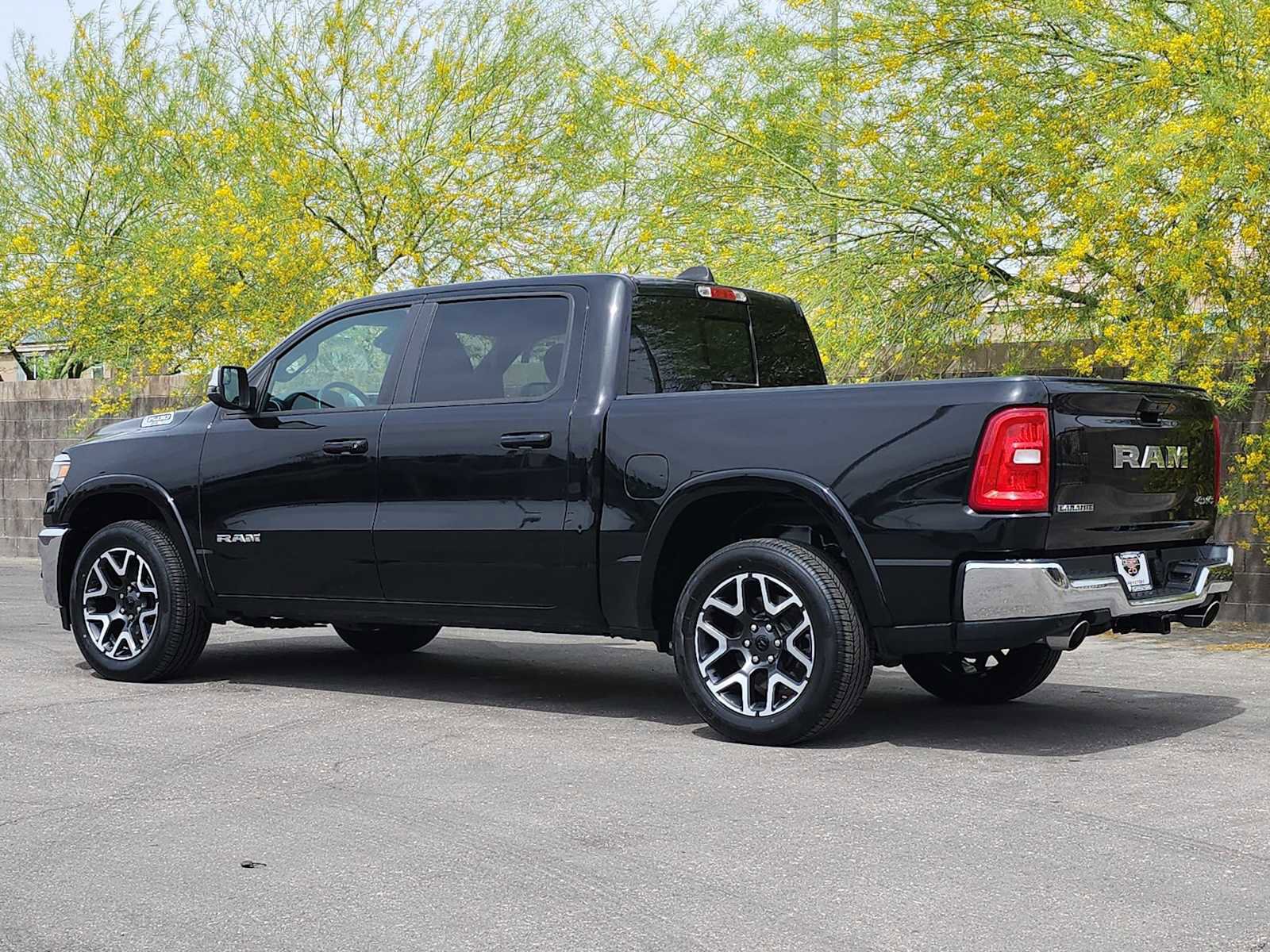 Used 2025 RAM 1500 Laramie image 7