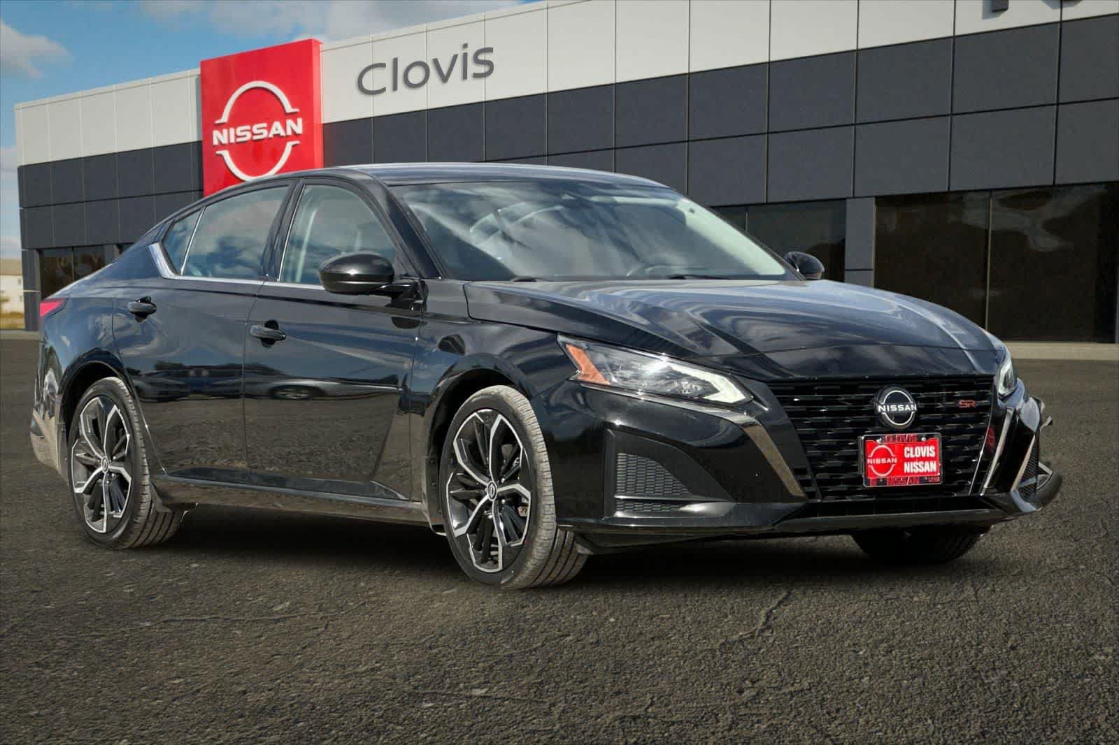 Used 2024 Nissan Altima 2.5 SR FWD image 10