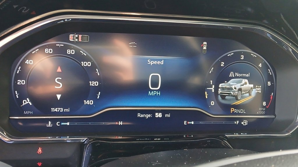 Used 2025 Chevrolet Silverado 2500 ZR2 w/ Technology Package image 11