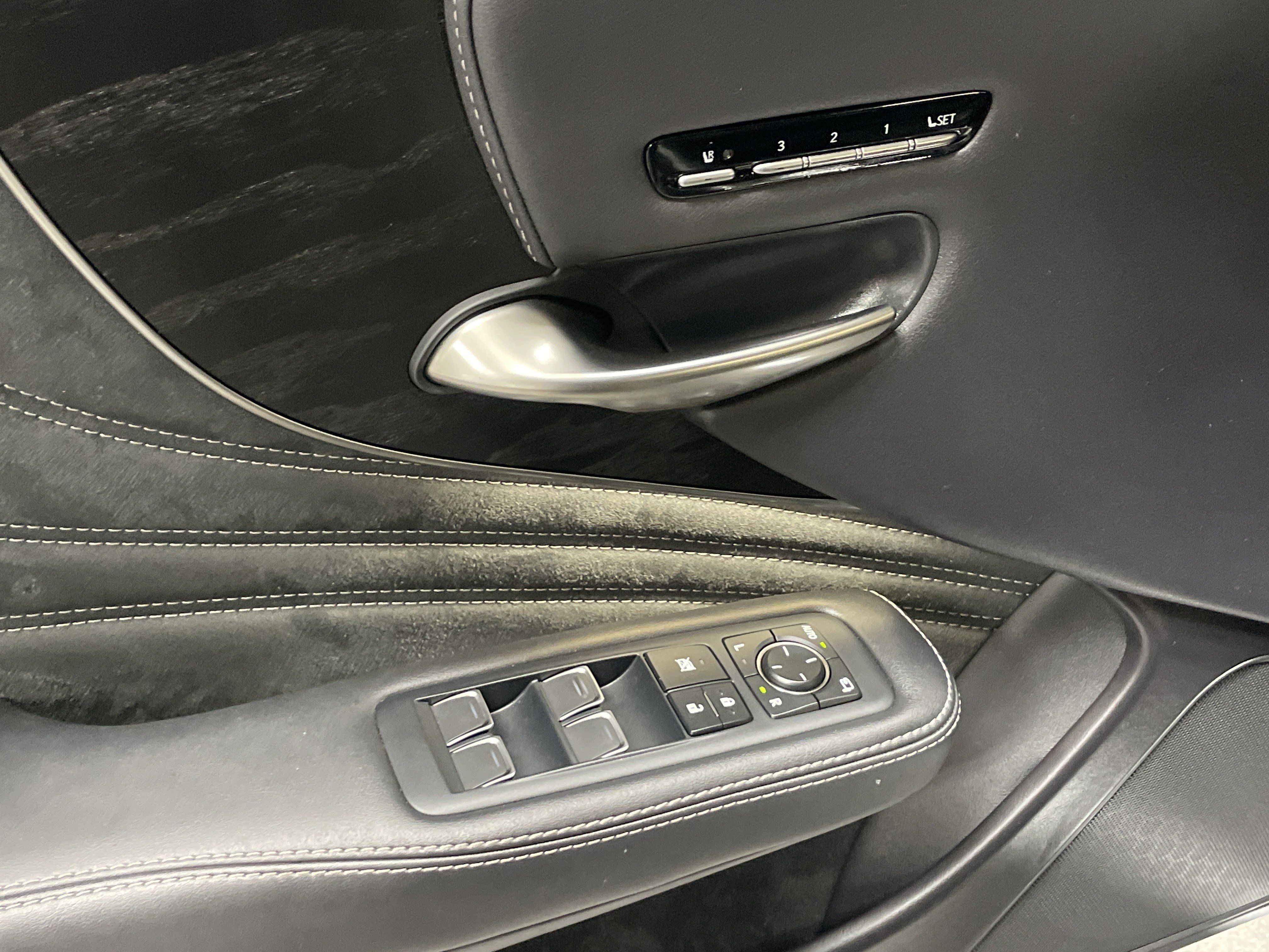 Used 2021 Lexus LS 500 image 15