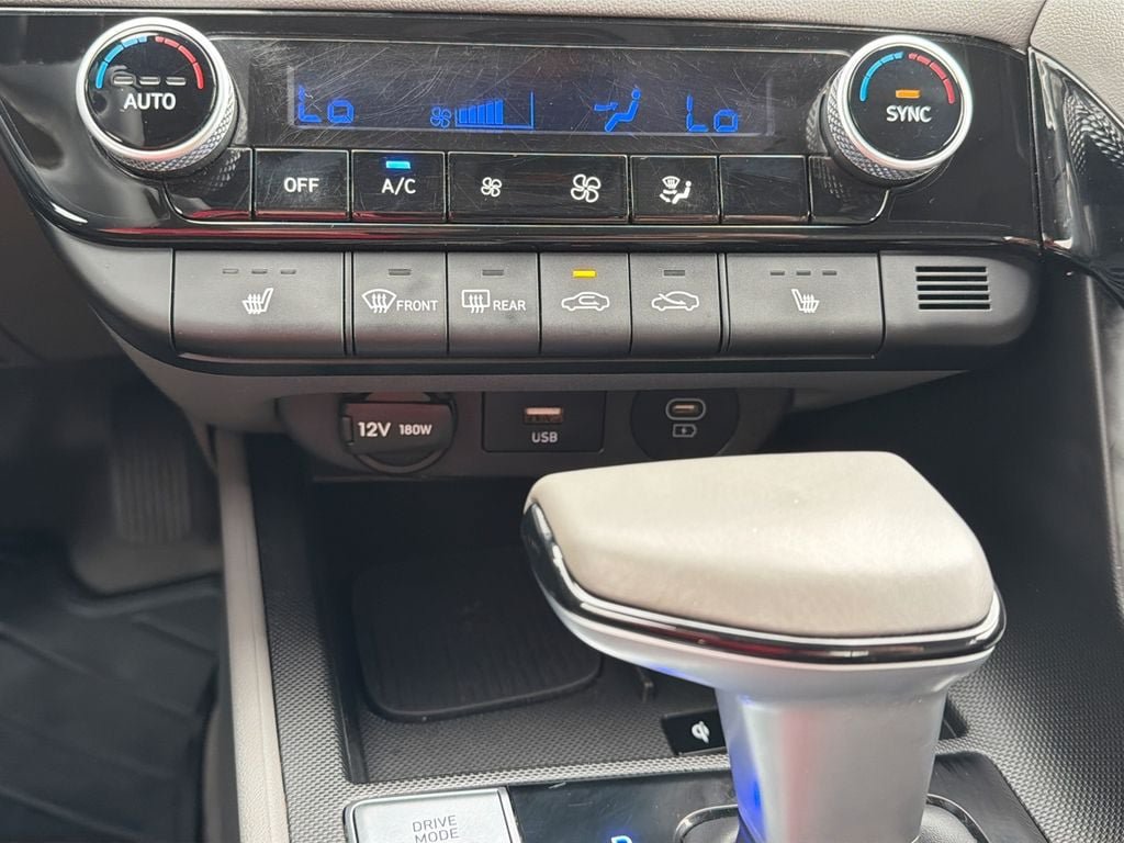 Certified 2024 Hyundai Elantra SEL w/ Convenience Package FWD image 24