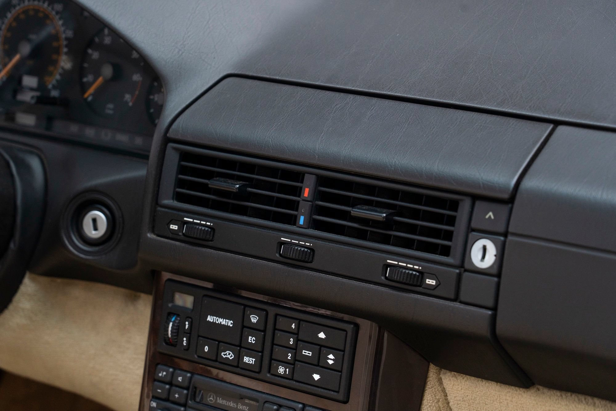 Used 1994 Mercedes-Benz SL 500 image 36