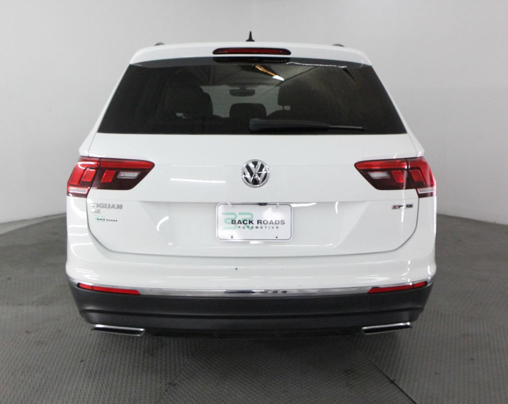 Used 2021 Volkswagen Tiguan SE w/ Panoramic Sunroof Package AWD/4WD image 8