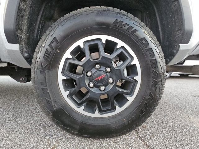 Used 2025 Toyota Tacoma TRD Off-Road image 41