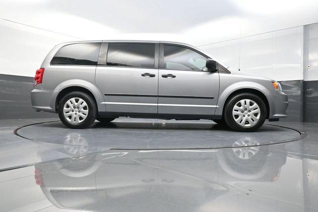 Used 2015 Dodge Grand Caravan American Value Package w/ UConnect Hands-Free Group image 26