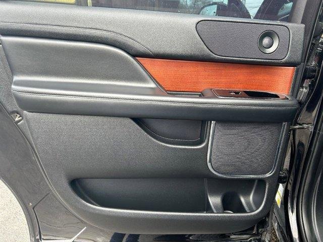 Used 2020 Lincoln Navigator L Reserve image 31