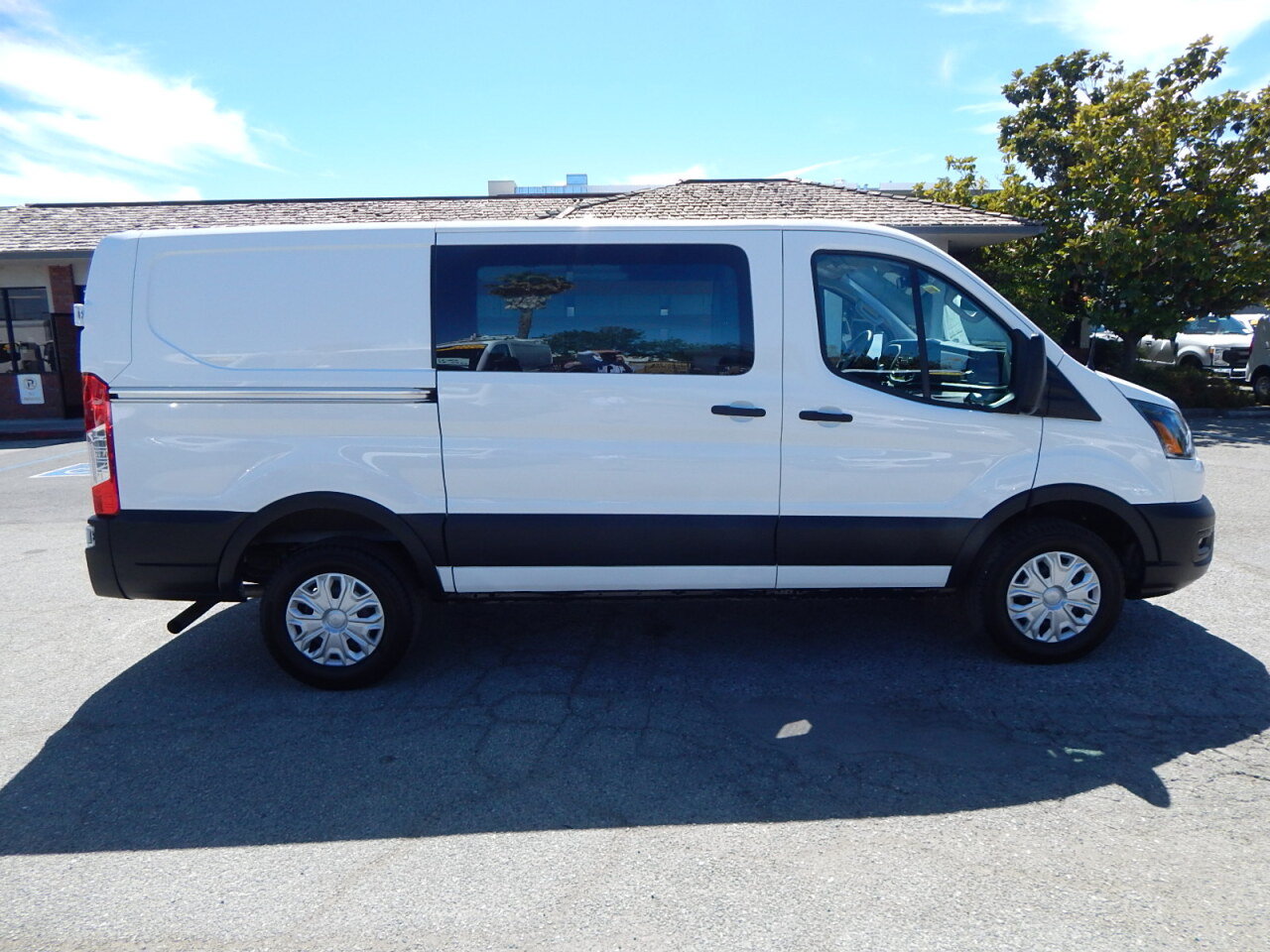 Used 2025 Ford Transit 250 Low Roof w/ Exterior Upgrade Package RWD image 9